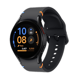 Samsung Galaxy Watch SE avec un affichage coloré montrant les étapes et la fréquence cardiaque.